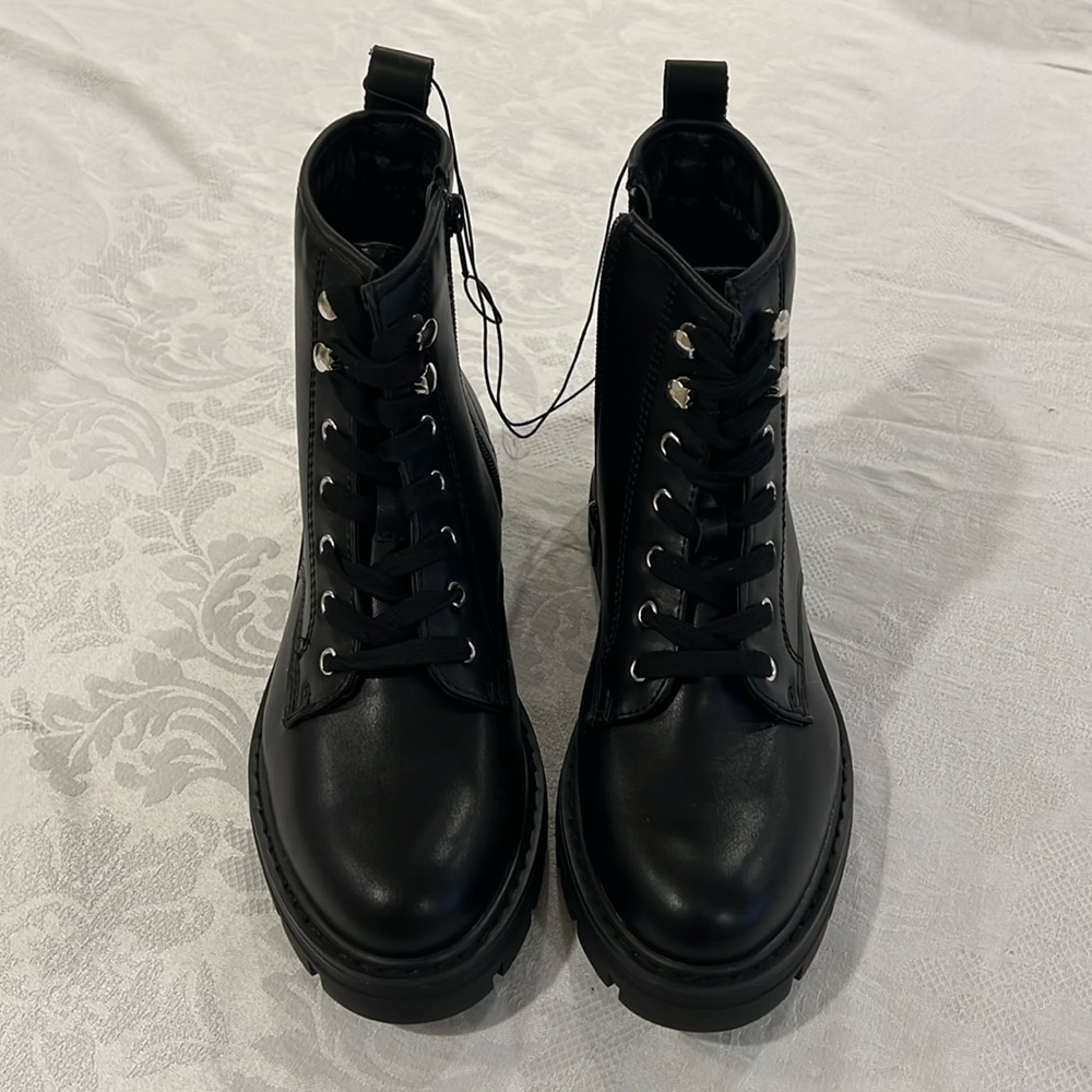 NEW Madden Girl Size 7 black boots